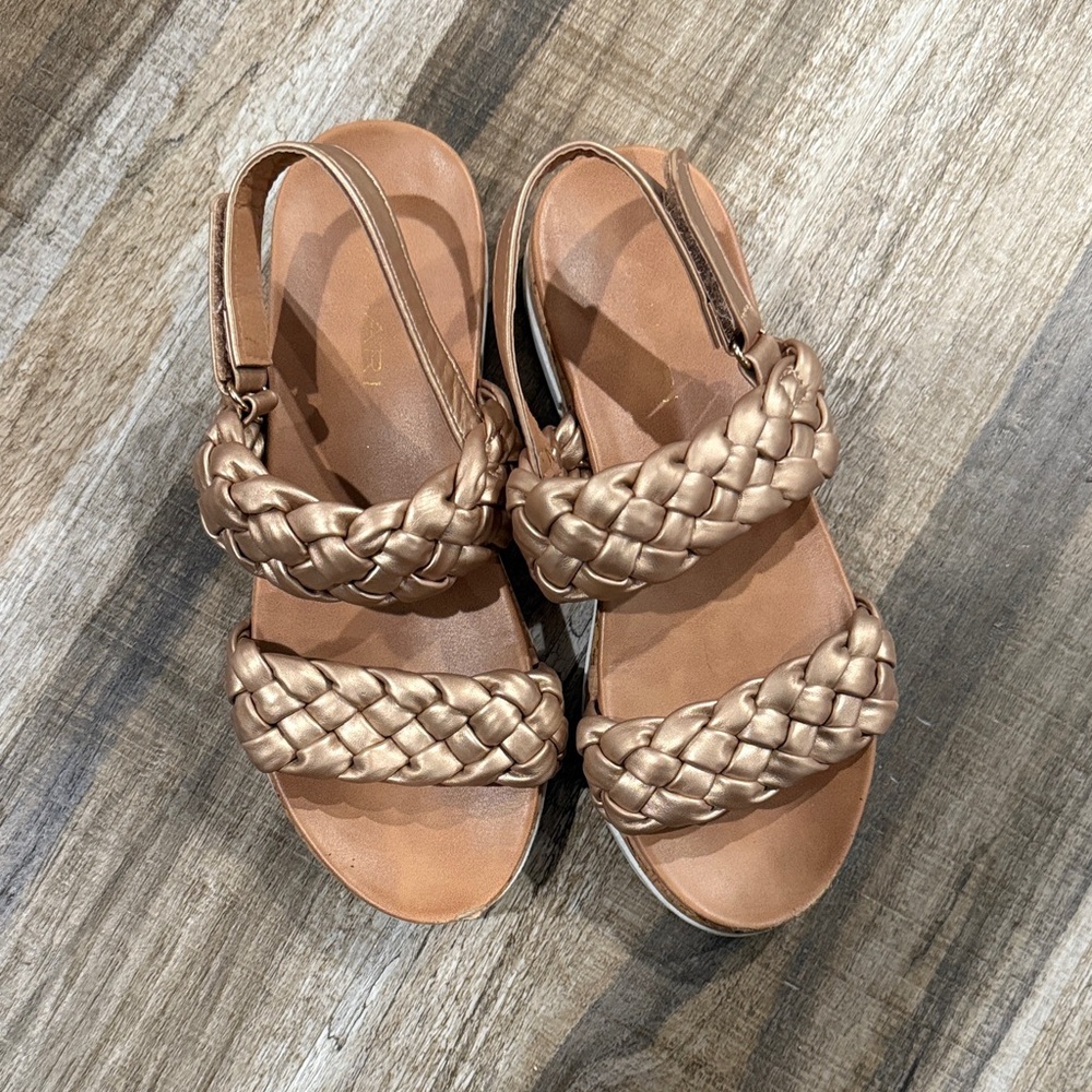 Tahari Braided Brown Sandals size 2